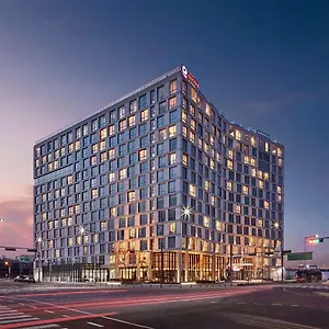 Ramada Encore By Wyndham River ホテル